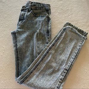 Urban Heritage Acid Washed Jeans
